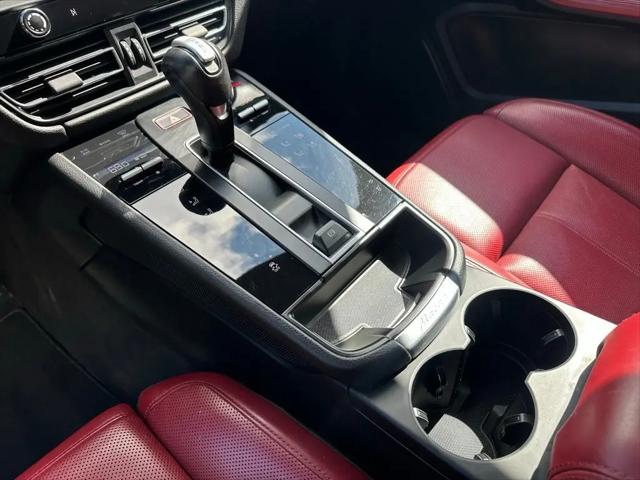 2023 Porsche Macan Macan