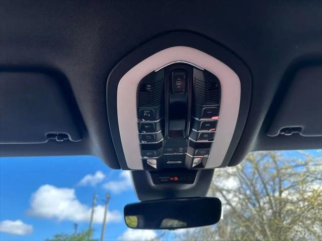 2023 Porsche Macan Macan
