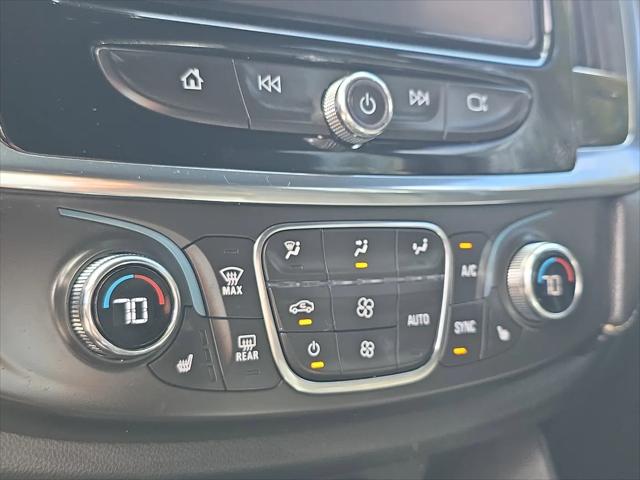 2023 Chevrolet Traverse FWD LT Leather