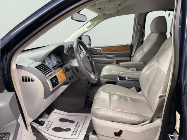 2008 Chrysler Town & Country Limited
