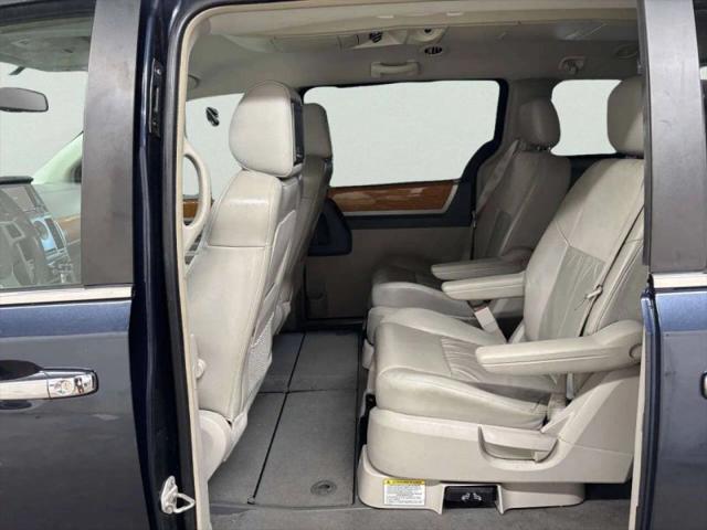 2008 Chrysler Town & Country Limited