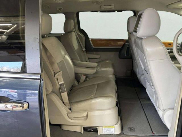 2008 Chrysler Town & Country Limited