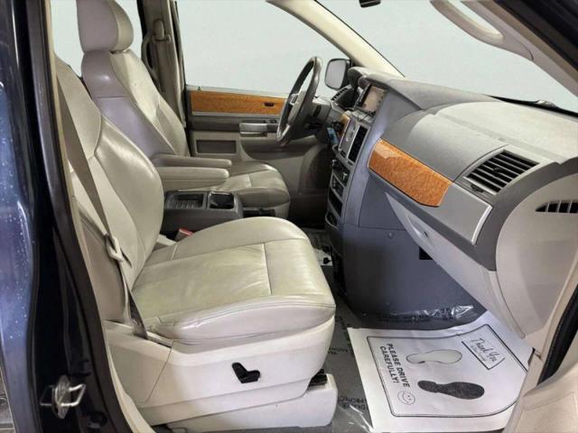 2008 Chrysler Town & Country Limited
