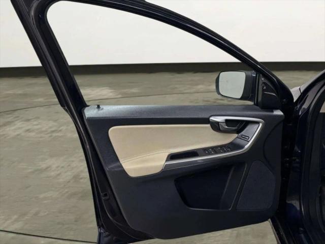 2016 Volvo XC60 T6 Drive-E