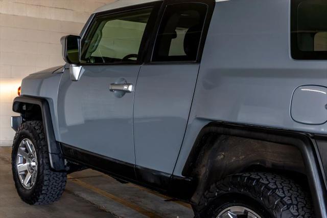 2014 Toyota FJ Cruiser Base