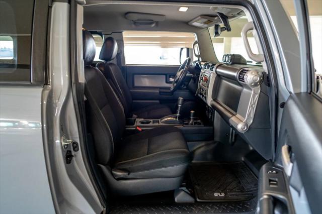 2014 Toyota FJ Cruiser Base