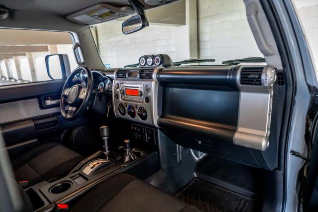 2014 Toyota FJ Cruiser Base