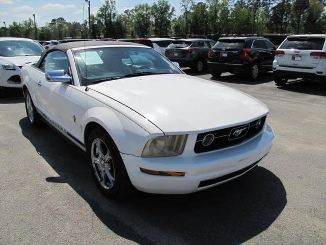 2007 Ford Mustang Deluxe