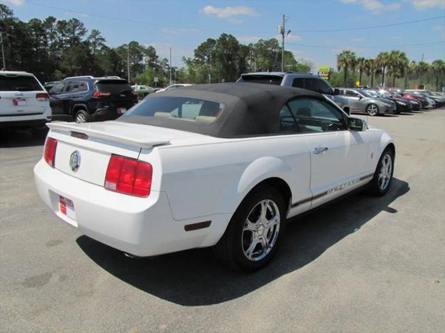 2007 Ford Mustang Deluxe