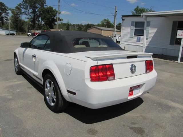2007 Ford Mustang Deluxe