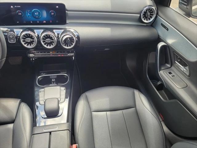 2022 Mercedes-Benz A 220 A 220
