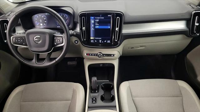 2020 Volvo XC40 T5 Momentum