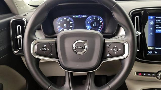 2020 Volvo XC40 T5 Momentum
