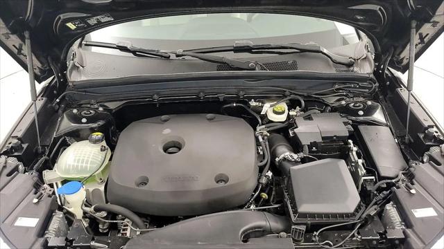 2020 Volvo XC40 T5 Momentum