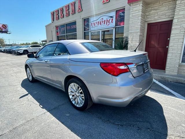2014 Chrysler 200 Limited