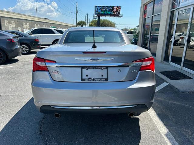2014 Chrysler 200 Limited