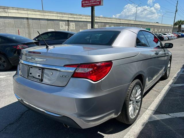 2014 Chrysler 200 Limited