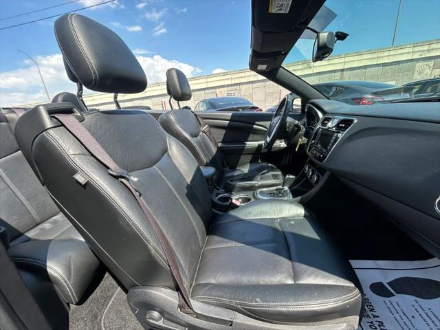 2014 Chrysler 200 Limited
