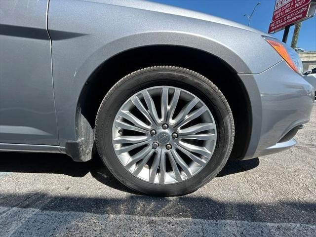 2014 Chrysler 200 Limited
