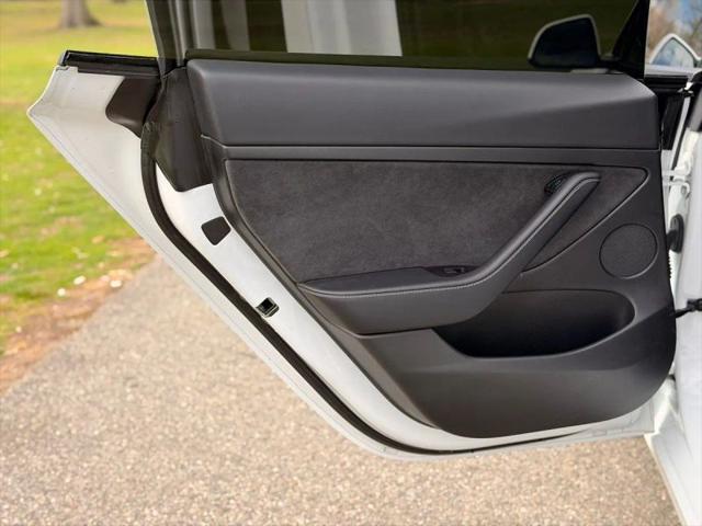 2022 Tesla Model 3 Long Range Dual Motor All-Wheel Drive