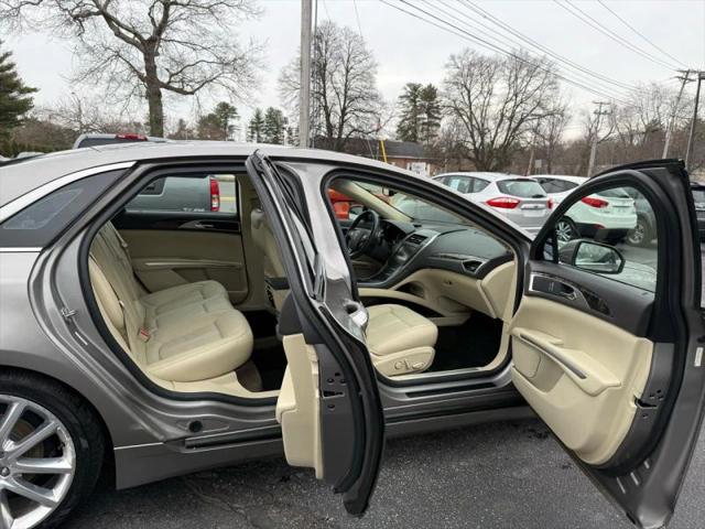 2015 Lincoln MKZ Hybrid Base