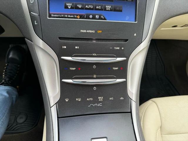 2015 Lincoln MKZ Hybrid Base