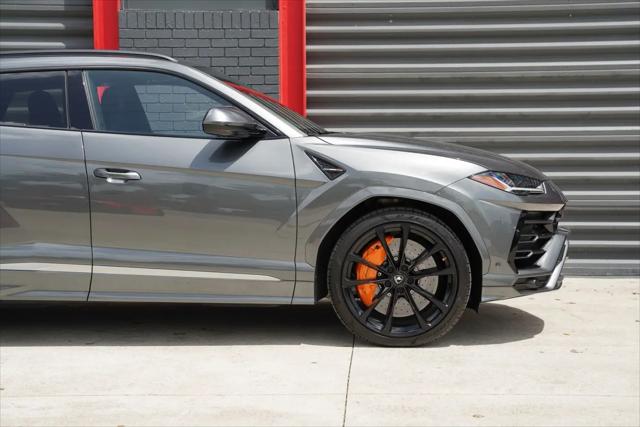2020 Lamborghini Urus Standard