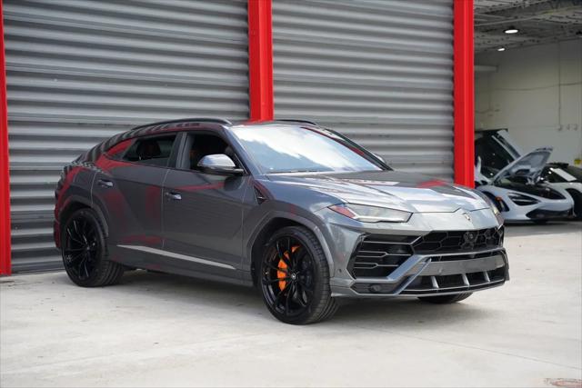 2020 Lamborghini Urus Standard
