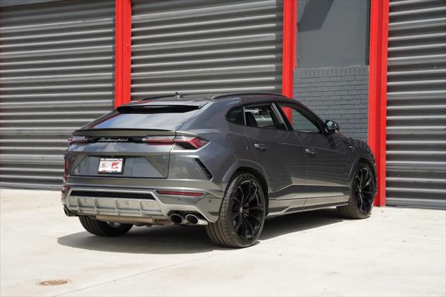 2020 Lamborghini Urus Standard
