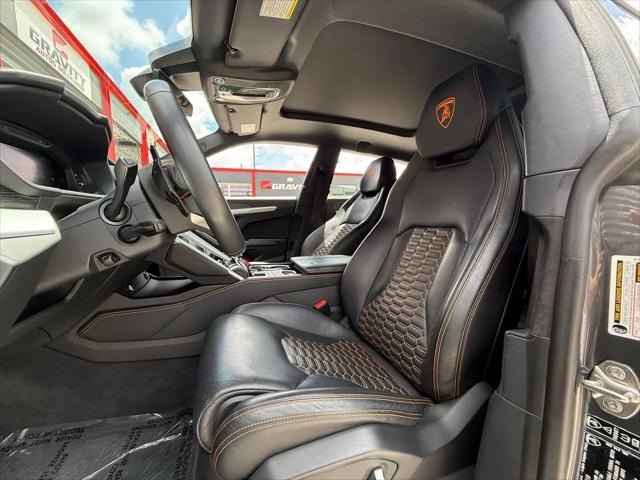 2020 Lamborghini Urus Standard