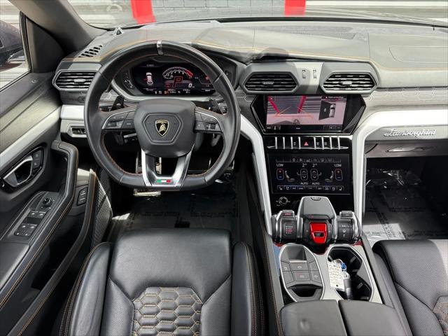 2020 Lamborghini Urus Standard