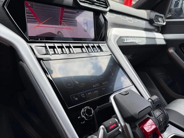 2020 Lamborghini Urus Standard