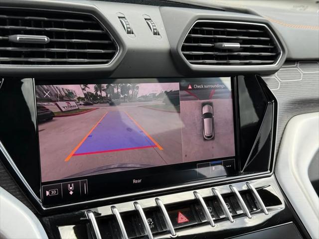 2020 Lamborghini Urus Standard