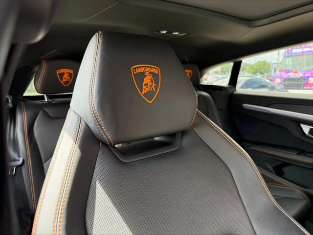 2020 Lamborghini Urus Standard