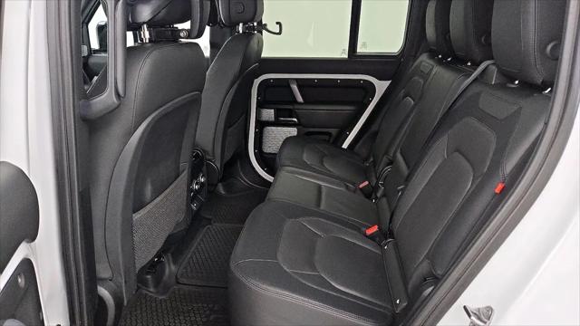 2024 Land Rover Defender 130 P400 Outbound