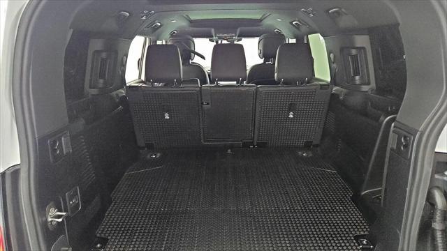 2024 Land Rover Defender 130 P400 Outbound
