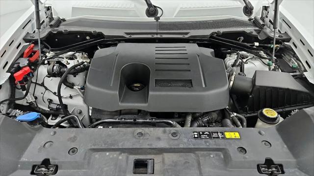 2024 Land Rover Defender 130 P400 Outbound