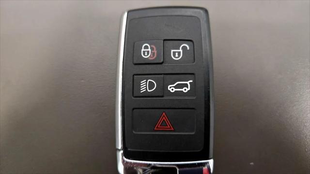 2024 Land Rover Defender 130 P400 Outbound