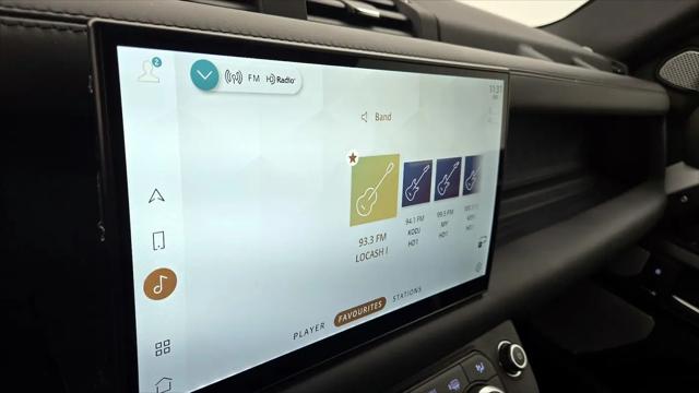 2024 Land Rover Defender 130 P400 Outbound