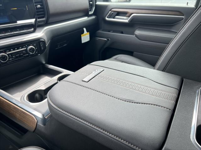 2026 Chevrolet Silverado 2500HD Crew Cab, Standard Bed, High Country, 4WD