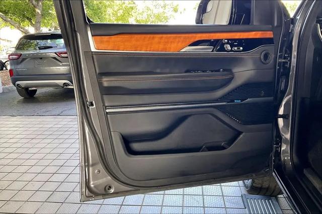 2024 Jeep Grand Wagoneer L Series III 4x4