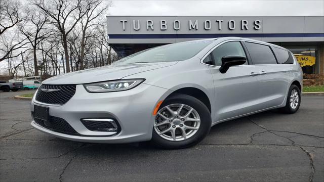 2024 Chrysler Pacifica Touring L for sale in Taylor, MI