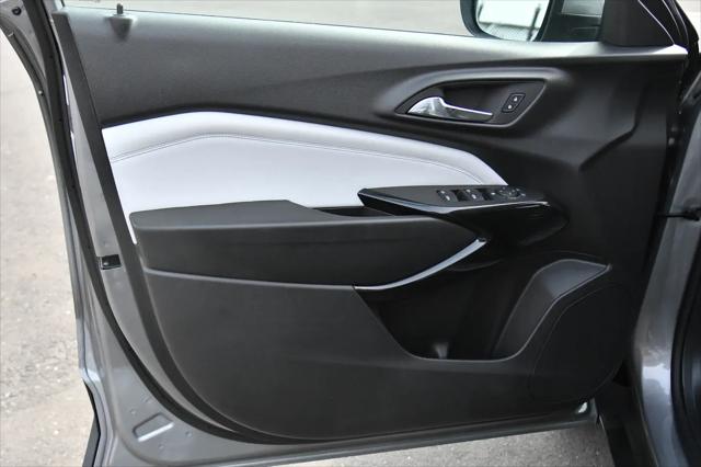 2025 Chevrolet Trax FWD LT