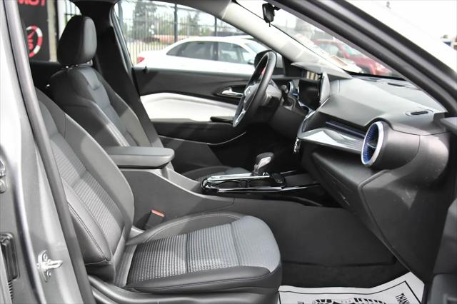 2025 Chevrolet Trax FWD LT
