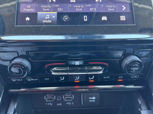 2023 Jeep Grand Cherokee Laredo 4x4