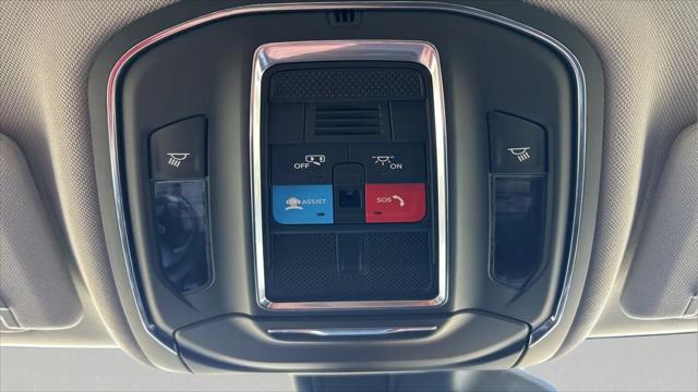 2023 Jeep Grand Cherokee Laredo 4x4