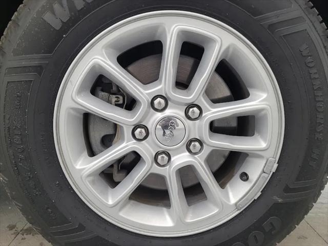 2019 Jeep Grand Cherokee Laredo 4x4