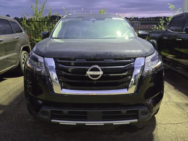 2024 Nissan Pathfinder SL FWD