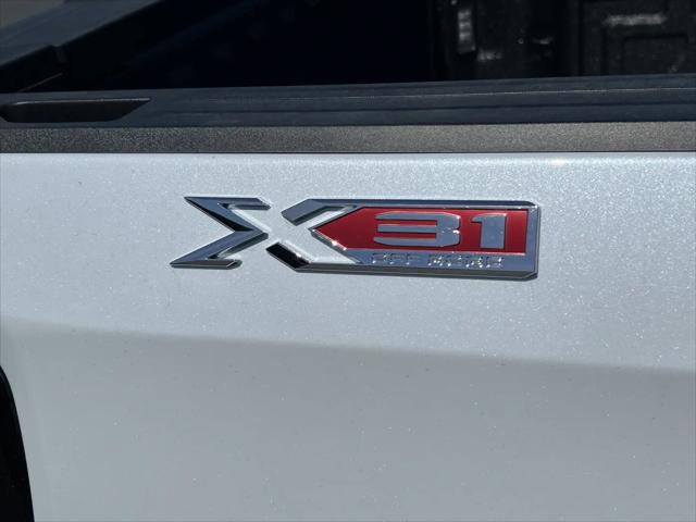 2026 GMC Sierra 1500 Crew Cab, Standard Bed, SLT, 4WD