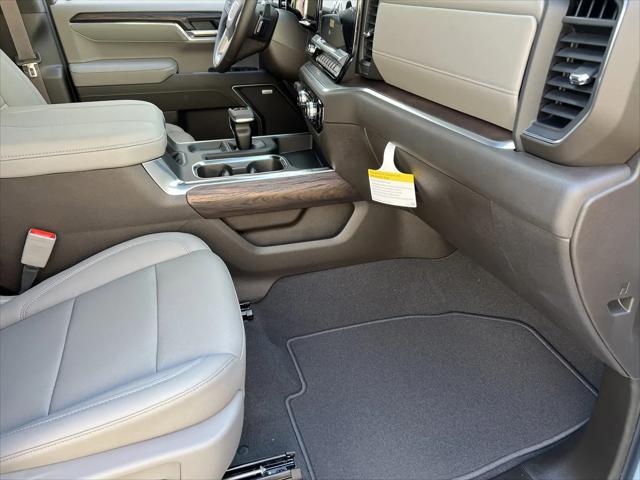 2026 GMC Sierra 1500 Crew Cab, Standard Bed, SLT, 4WD